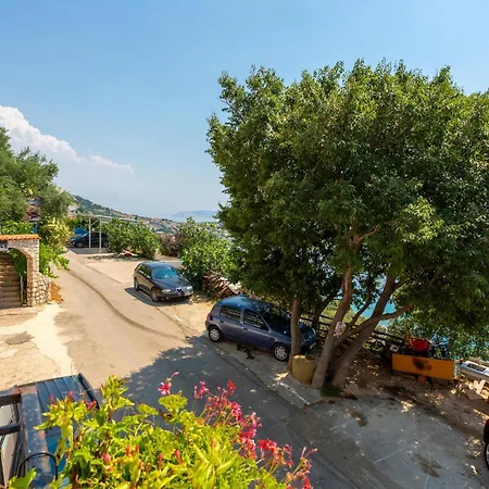In With House Sea View *
