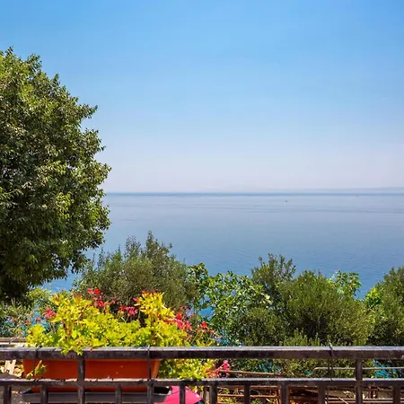 In With House Sea View *